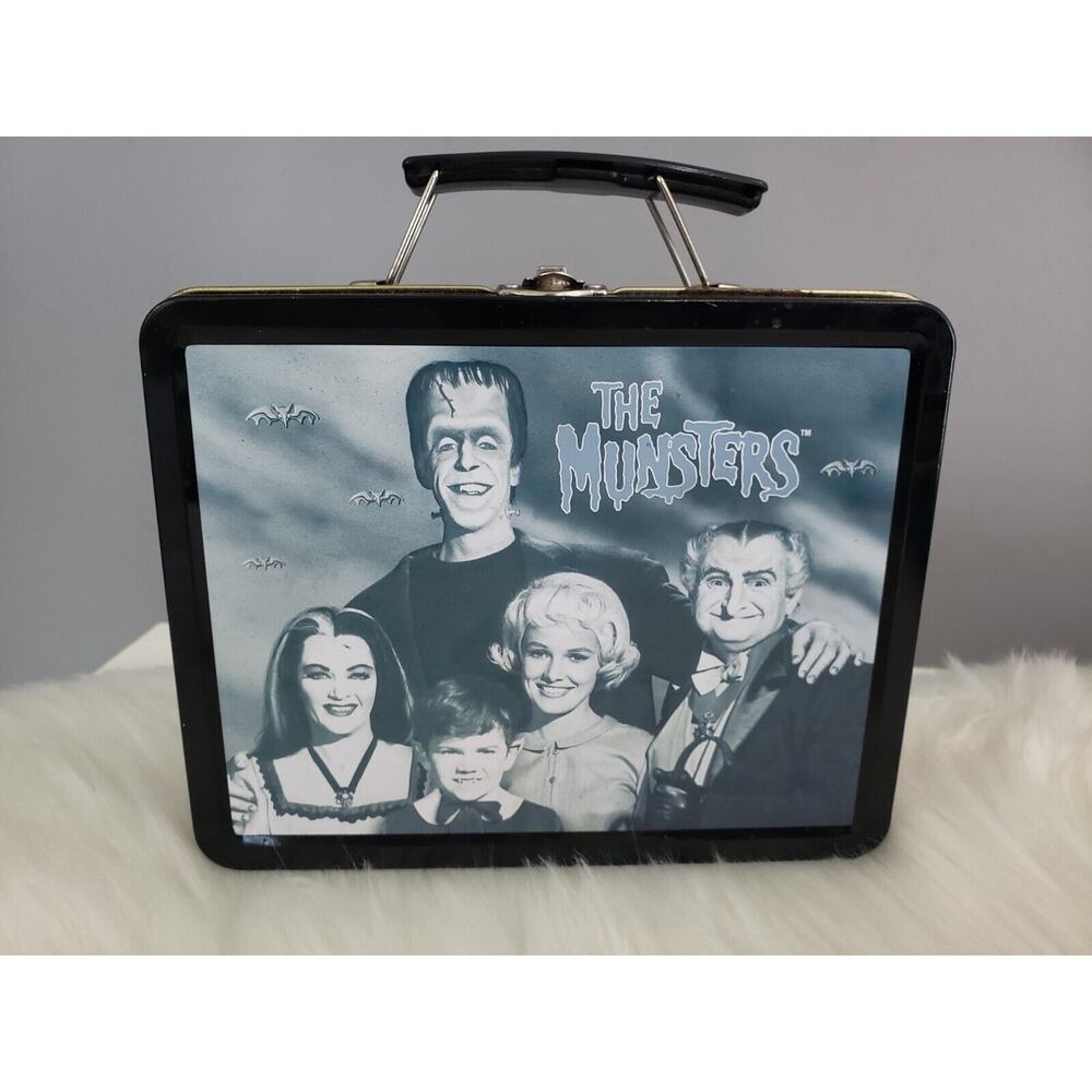 RARE VINTAGE 90S THE MUNSTERS METAL LUNCH BOX‎ TIN PAIL Universal Studios Black
